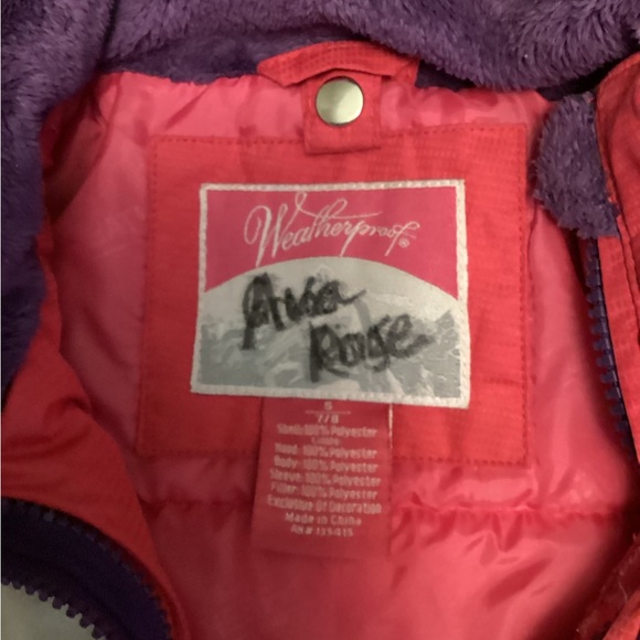 use pink winter jacket for about seven--year-olds - Picture 3 of 3